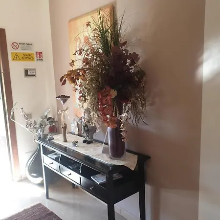 Hotel apartamentowy Marta A Due Passi Dalla Clinica Ortopedica Rizzoli E Da Santa Teresa *
