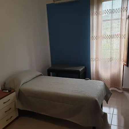 Marta A Due Passi Dalla Clinica Ortopedica Rizzoli E Da Santa Teresa Aparthotel *